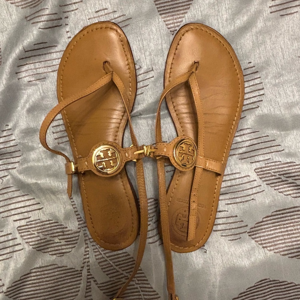 Tory Burch Miller Sandals | Size 7.5 | Tan Leather Logo Thong Flats
